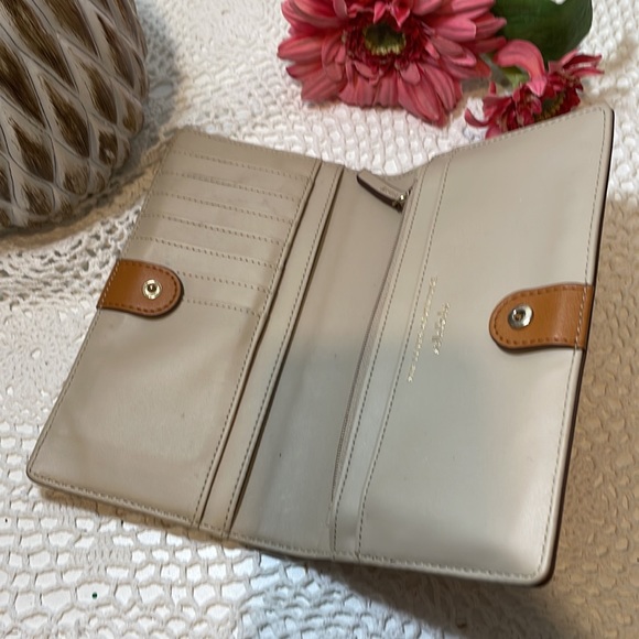 Stella & Dot vegan leather wallet - Picture 4 of 6